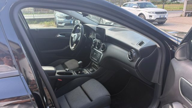 MERCEDES-BENZ GLA 200 D SPORT UNICO PROPRIETARIO - foto 17
