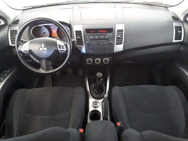 MITSUBISHI OUTLANDER 2.0 DI-D 140CV INSTYLE 4WD 7 POS - foto 8