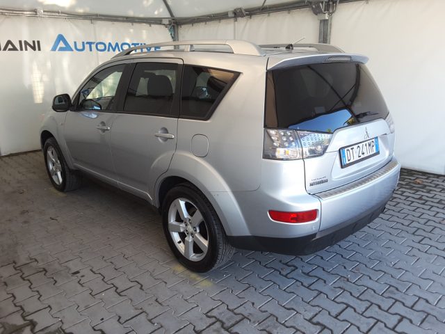 MITSUBISHI OUTLANDER 2.0 DI-D 140CV INSTYLE 4WD 7 POS - foto 10