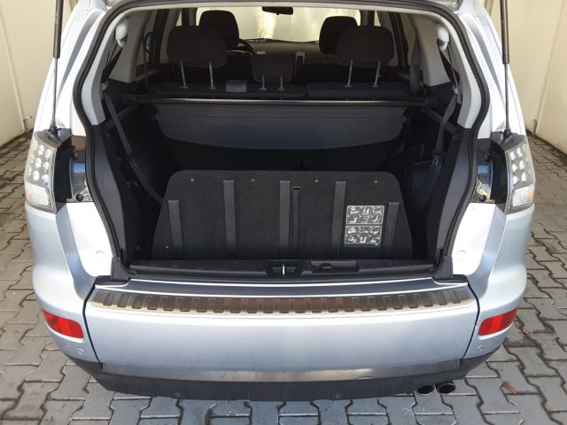 MITSUBISHI OUTLANDER 2.0 DI-D 140CV INSTYLE 4WD 7 POS - foto 14