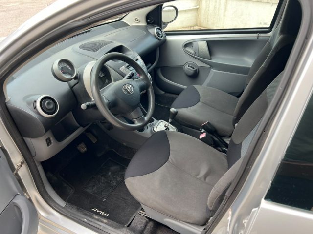 TOYOTA AYGO 1.0 12V 5 PORTE AUTO - foto 11