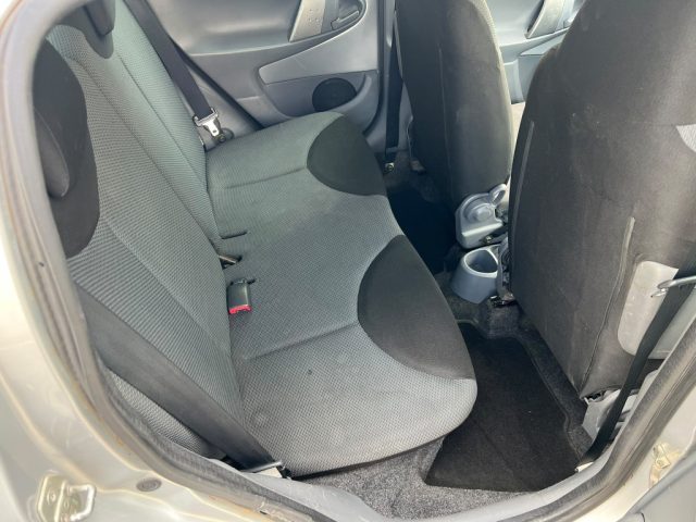 TOYOTA AYGO 1.0 12V 5 PORTE AUTO - foto 14