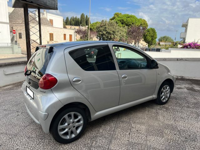 TOYOTA AYGO 1.0 12V 5 PORTE AUTO - foto 8