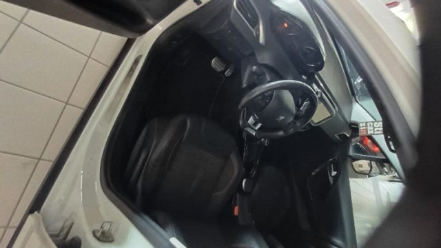 PEUGEOT 2008 1° SERIE PURETECH TURBO 110 EAT6 - foto 9