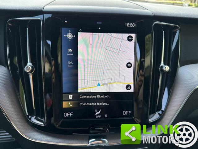 VOLVO XC60 B4 MHEV AWD GEARTRONIC R-DESIGN  - foto 12
