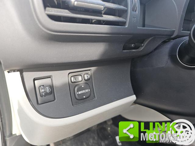 TOYOTA IQ 1.3 EXECUTIVE KEYLESS EURO 5 - foto 9