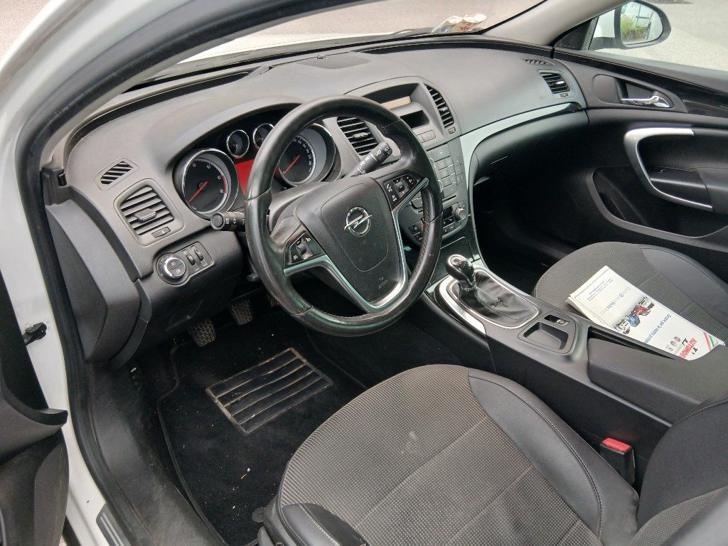 Immagine di OPEL Insignia 2.0 CDTI Sports Tourer del 05/2010 km 272576