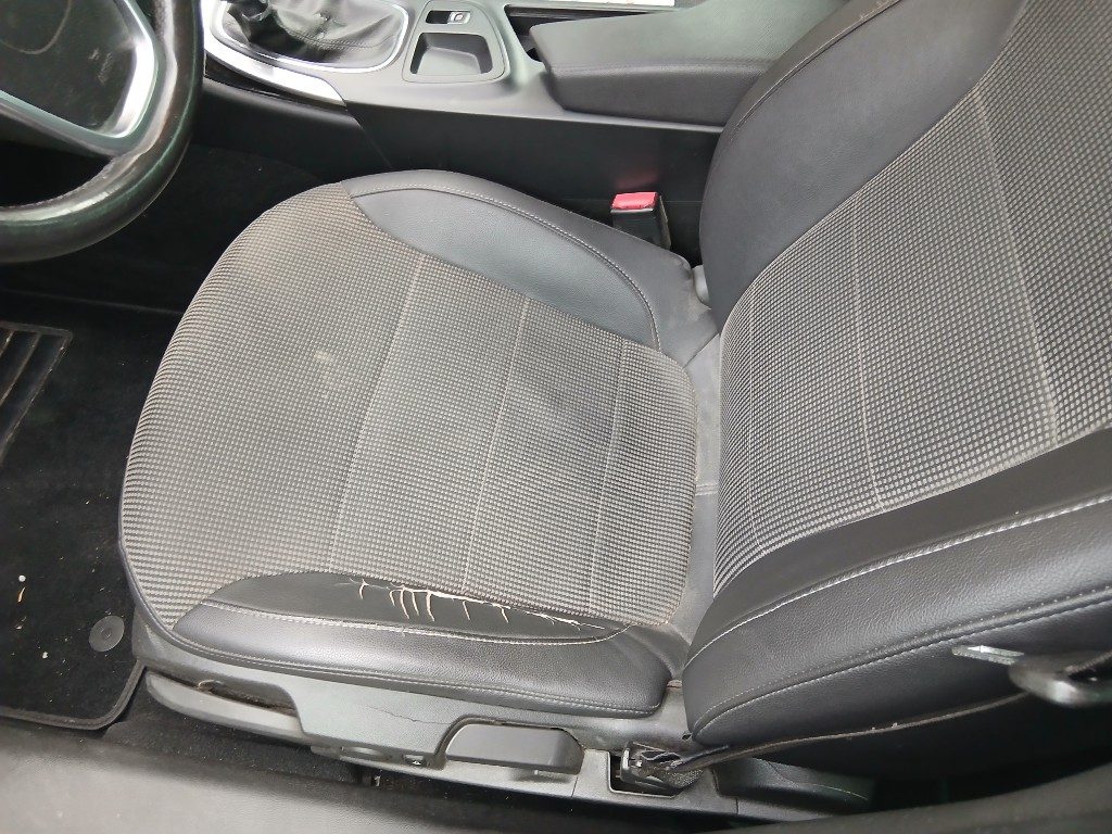 Immagine di OPEL Insignia 2.0 CDTI Sports Tourer del 05/2010 km 272576
