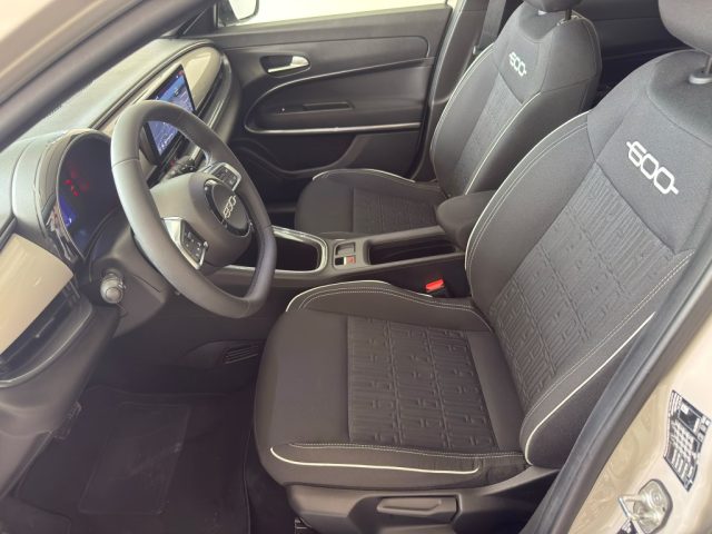 FIAT 600 HYBRID 110 CV DCT MHEV BUSINESS - foto 22