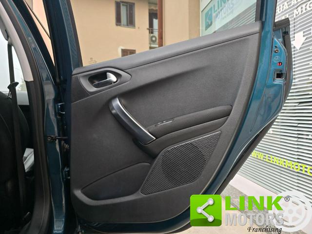 PEUGEOT 2008 110CV ALLURE AUTO S&S EAT6 - foto 19