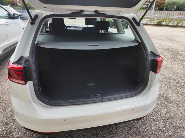 VOLKSWAGEN PASSAT VARIANT 2020 CC 2.0 AUT 150 CV ADAS - foto 25