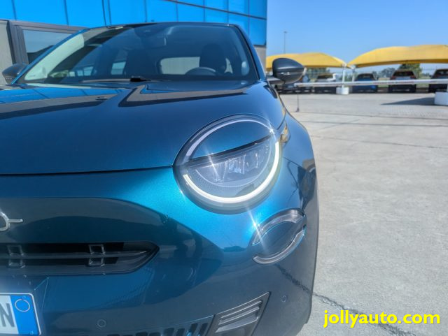 FIAT 600 HYBRID 110 CV DCT MHEV - foto 9