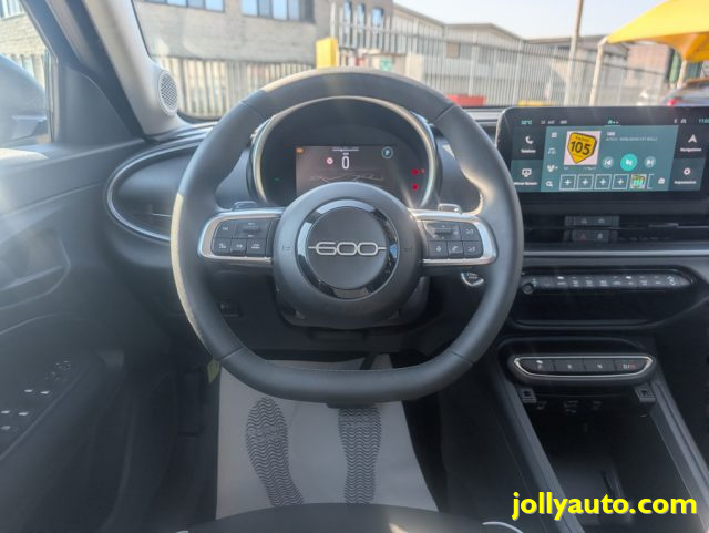 FIAT 600 HYBRID 110 CV DCT MHEV - foto 11