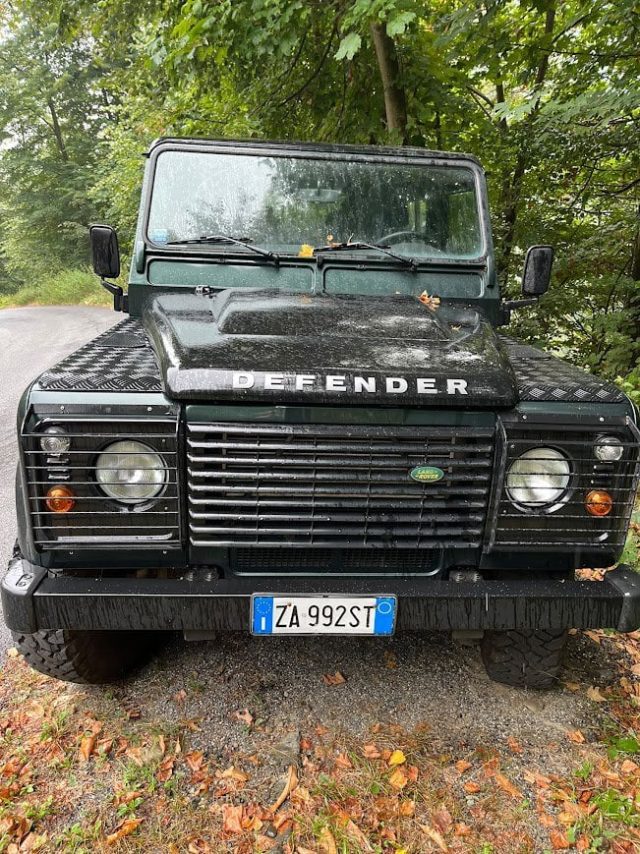 LAND ROVER Defender Verde metallizzato