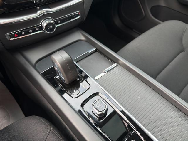 VOLVO XC60 T6 RECHARGE PLUG-IN HYBRID AWD - foto 10