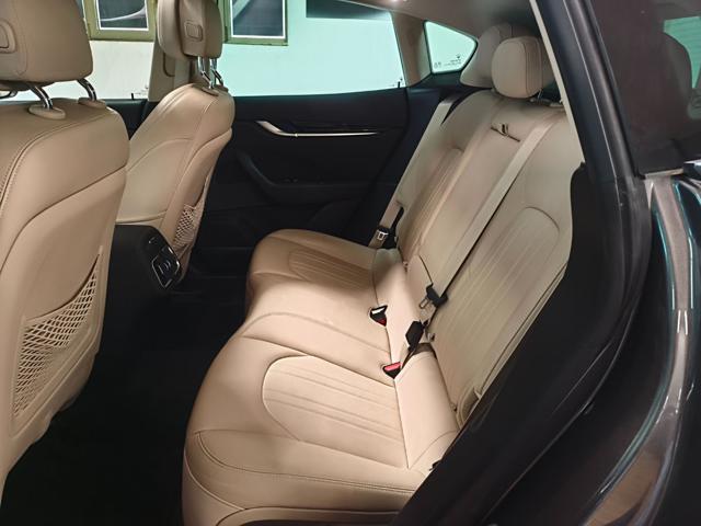 MASERATI LEVANTE 2022 HYBRID 4X4 DA 330 CV TETTO  - foto 12