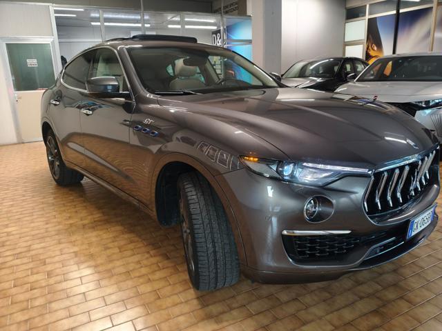 MASERATI LEVANTE 2022 HYBRID 4X4 DA 330 CV TETTO  - foto 6