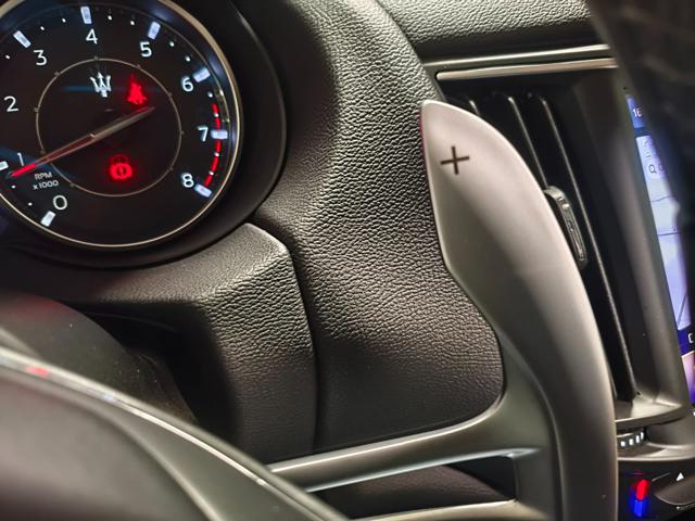 MASERATI LEVANTE 2022 HYBRID 4X4 DA 330 CV TETTO  - foto 18