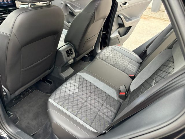 VOLKSWAGEN T-ROC 1.0 TSI R-LINE - foto 17