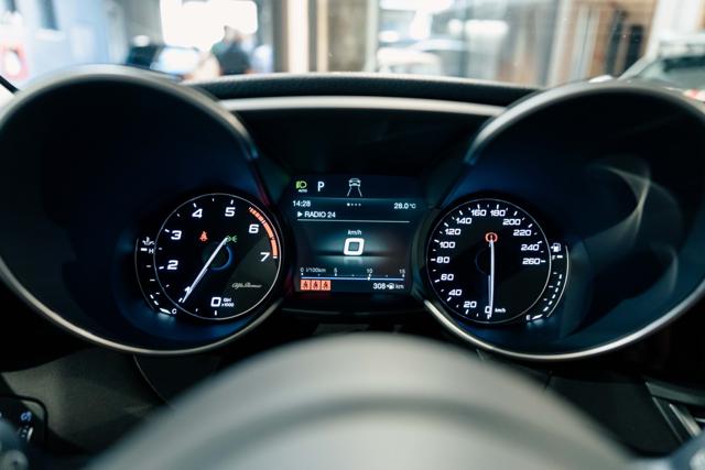 ALFA ROMEO GIULIA 2.0 TURBO 280 CV AT8 AWD Q4 VELO - foto 12