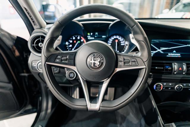 ALFA ROMEO GIULIA 2.0 TURBO 280 CV AT8 AWD Q4 VELO - foto 11