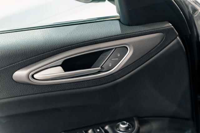 ALFA ROMEO GIULIA 2.0 TURBO 280 CV AT8 AWD Q4 VELO - foto 18