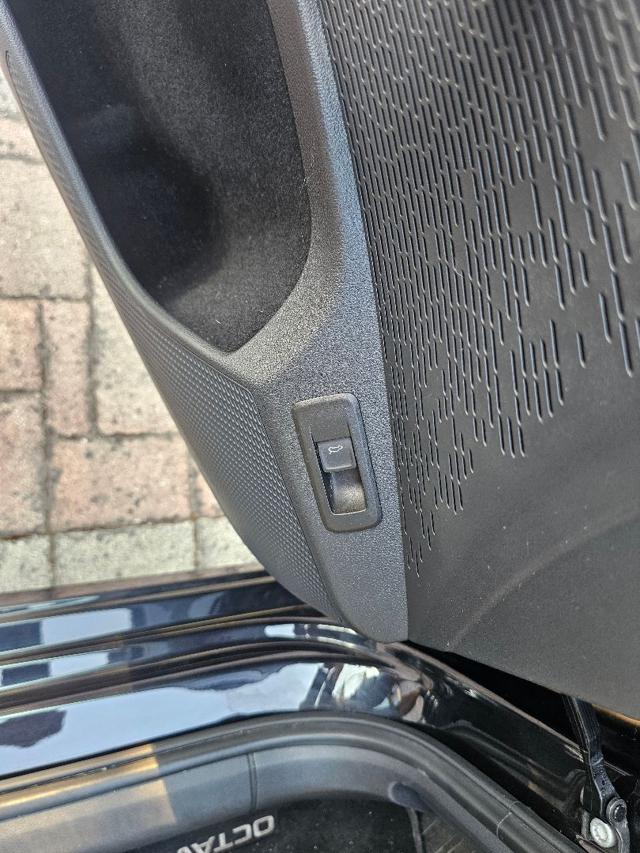 SKODA OCTAVIA 1.5 G-TEC DSG WAGON STYLE - foto 14