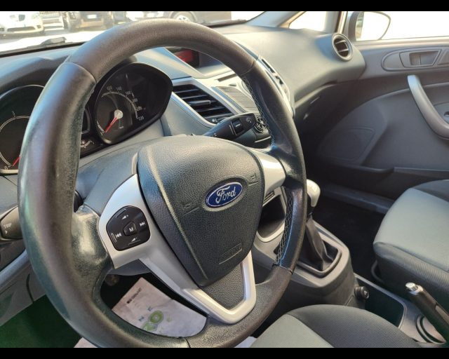 FORD FIESTA + 1.4 TDCI 68CV 3 PORTE - foto 16