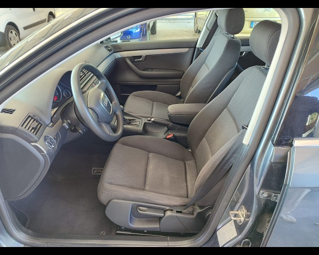 AUDI A4 1.9 TDI - foto 10