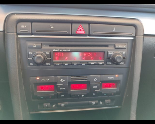 AUDI A4 1.9 TDI - foto 19