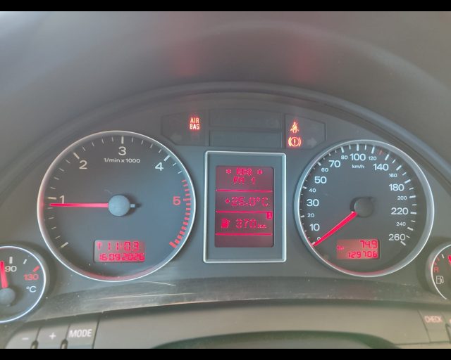 AUDI A4 1.9 TDI - foto 21