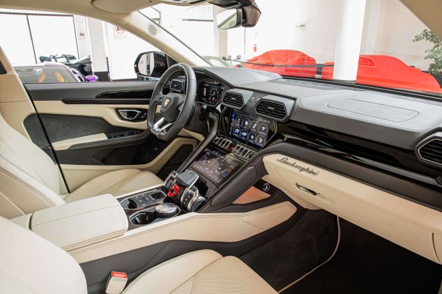 LAMBORGHINI URUS AD PERSONAM|TETTO|BANG&OLUFSEN|2 - foto 11