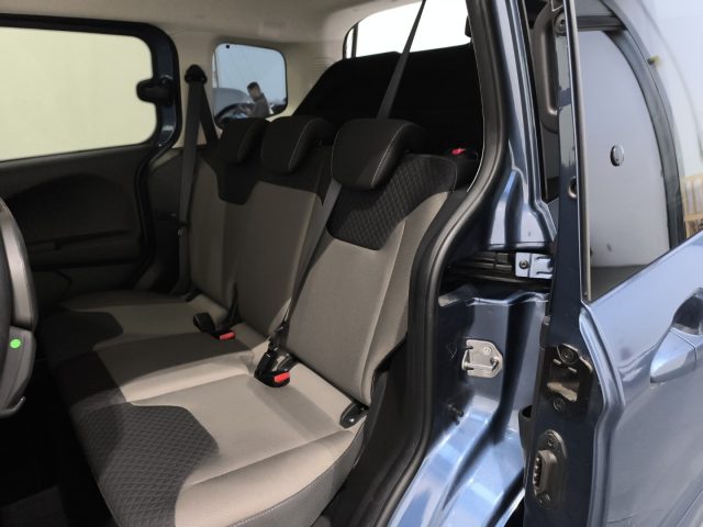 FORD TOURNEO CONNECT 1.5 ECOBLUE 100CV TITANIUM - foto 17