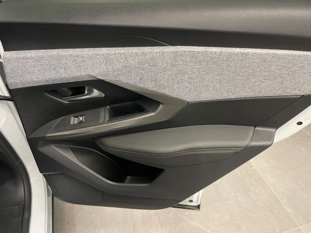 PEUGEOT 3008 1.2 HYBRID 145 E-DCS6 GT KM0 MY2 - foto 18