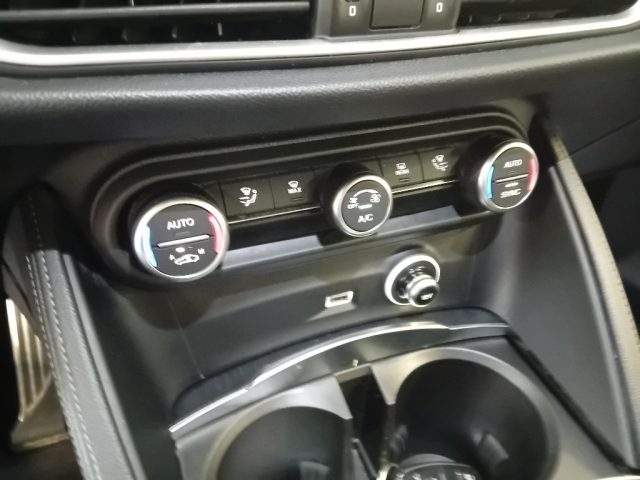 ALFA ROMEO STELVIO 2.2 TURBODIESEL 210 CV AT8 Q4 - foto 19