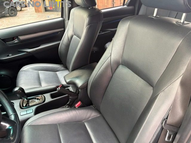 TOYOTA HILUX 2.8 D-4D A/T 4WD 4 PORTE DOUBLE  - foto 9