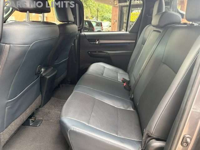 TOYOTA HILUX 2.8 D-4D A/T 4WD 4 PORTE DOUBLE  - foto 11