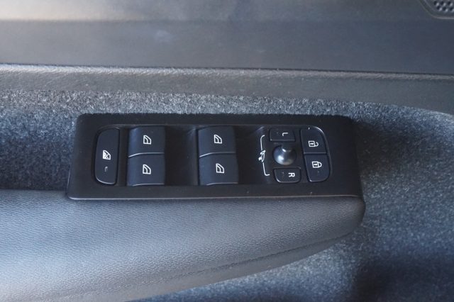 VOLVO XC40 T5 RECHARGE PLUG-IN HYBRID INSCR - foto 23