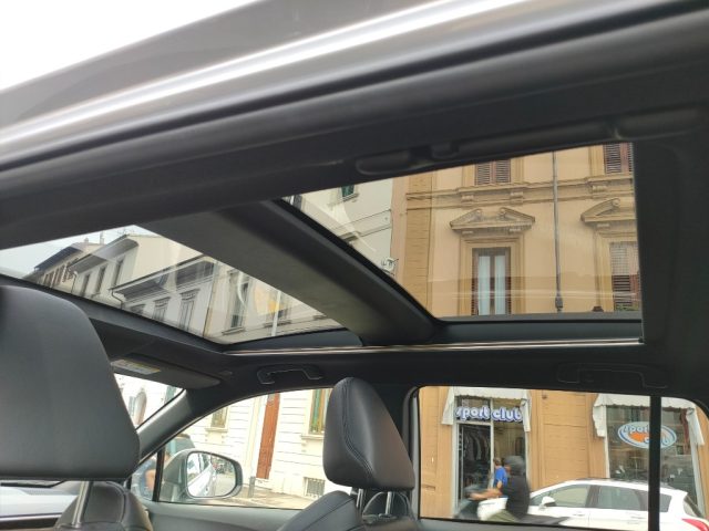 TOYOTA COROLLA CROSS 2.0 HYBRID 197 CV E-CVT LOUNGE - foto 13