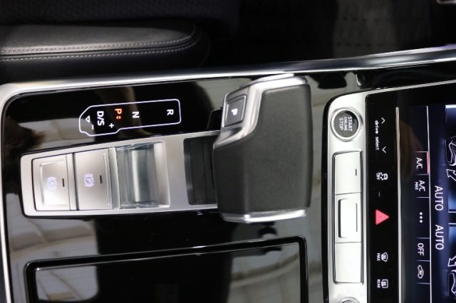 AUDI Q8 55 TFSI QUATTRO TIPTRONIC SPORT - foto 24