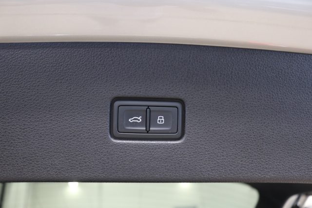 AUDI Q8 55 TFSI QUATTRO TIPTRONIC SPORT - foto 19