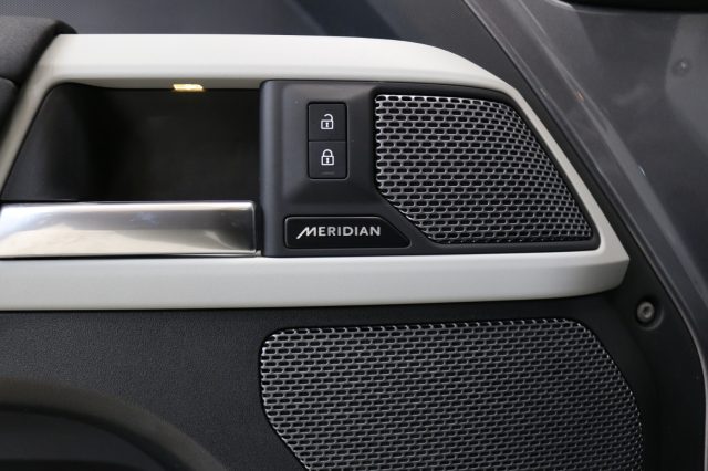 LAND ROVER DEFENDER 110 3.0D I6 200 CV  X-DYNAMIC SE - foto 19