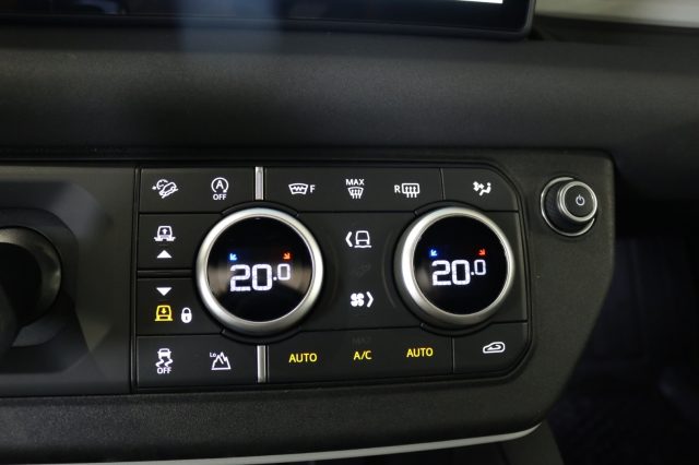 LAND ROVER DEFENDER 110 3.0D I6 200 CV  X-DYNAMIC SE - foto 23