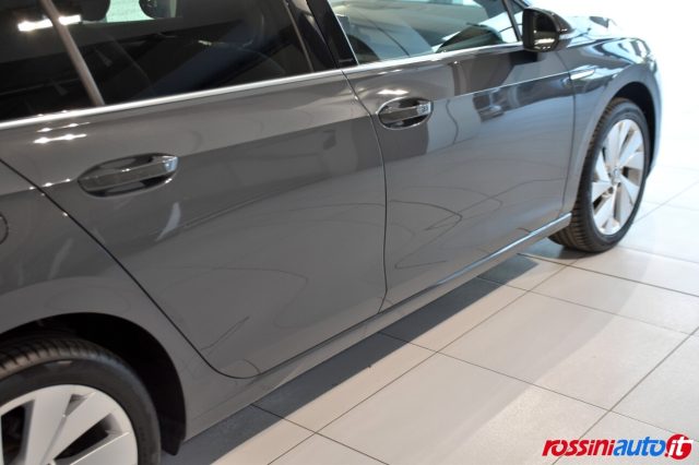 VOLKSWAGEN GOLF 8 1.5 ETSI 131 CV DSG STYLE + NA - foto 28