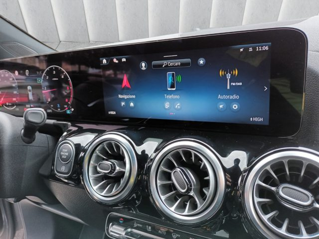 MERCEDES-BENZ GLA 200 D AMG PREMIUM PACK NIGHT 150CV A - foto 15