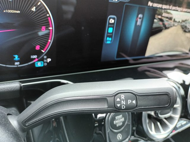 MERCEDES-BENZ GLA 200 D AMG PREMIUM PACK NIGHT 150CV A - foto 17