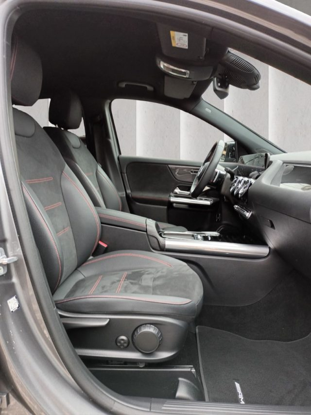 MERCEDES-BENZ GLA 200 D AMG PREMIUM PACK NIGHT 150CV A - foto 11