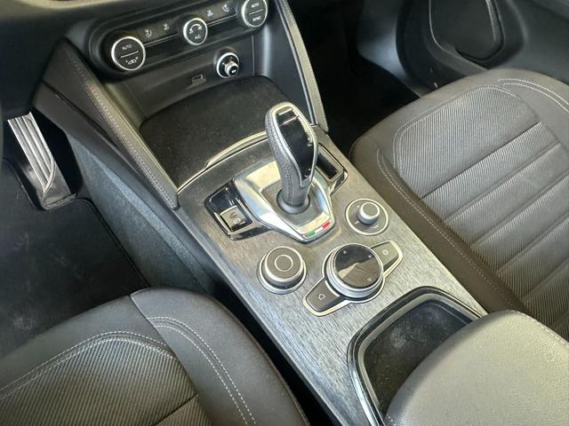 ALFA ROMEO STELVIO 2.2 TURBODIESEL 160CV AT8 RWD SU - foto 17