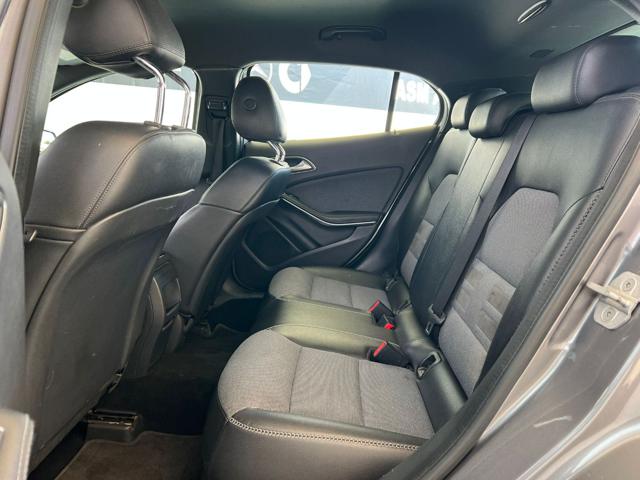 MERCEDES-BENZ GLA 220 D  BUSINESS - foto 8