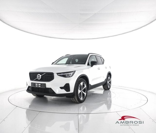 VOLVO XC40 B3 MILD HYBRID BENZINA CORE